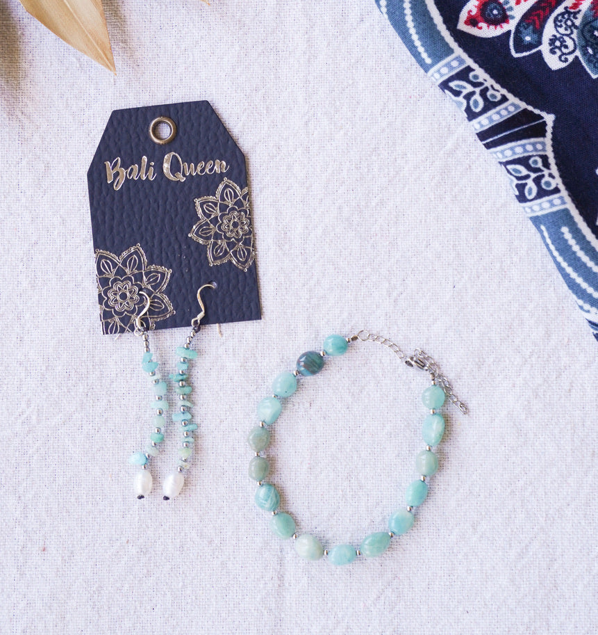 Rippling Rock Natural Stone Apatite Dangle Earring